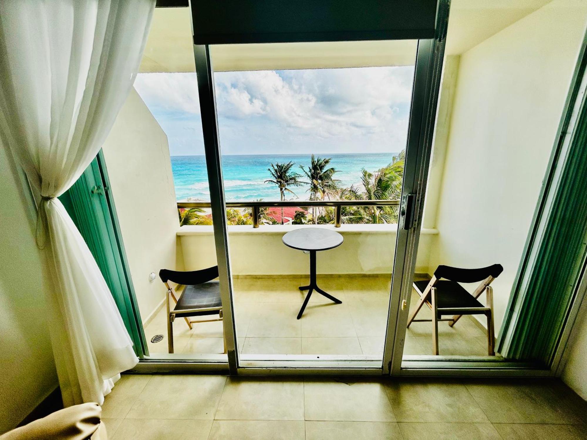 The Suites Of Solymar Cancun Exterior photo